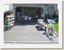 IMGP2793_garage_sale_stuff_and_L * Edwin and &pound;oy∂a's Garage Sale--May 15, 2010Garage sale stuff and &pound;oy∂a. * Edwin and &pound;oy∂a's Garage Sale--May 15, 2010Garage sale stuff and &pound;oy∂a. * 2424 x 1818 * (813KB)